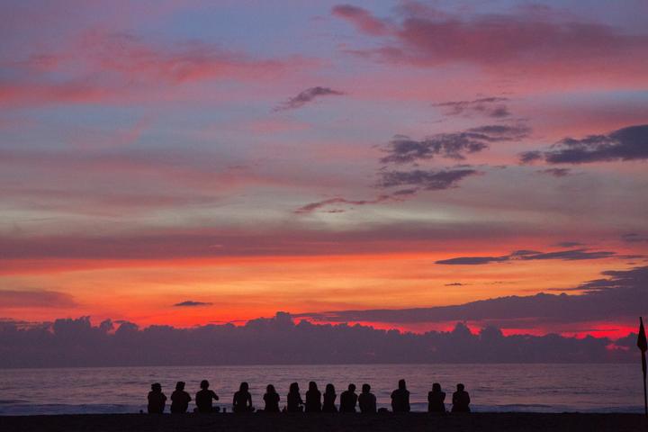 Out of Many, One People: A Global Quest for Acceptance and Home